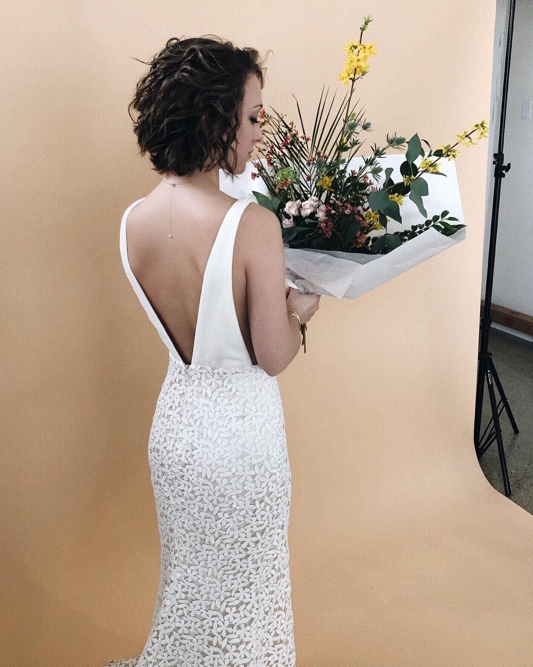 lupine-laudae-wedding-dress-lace-boho-back.jpg