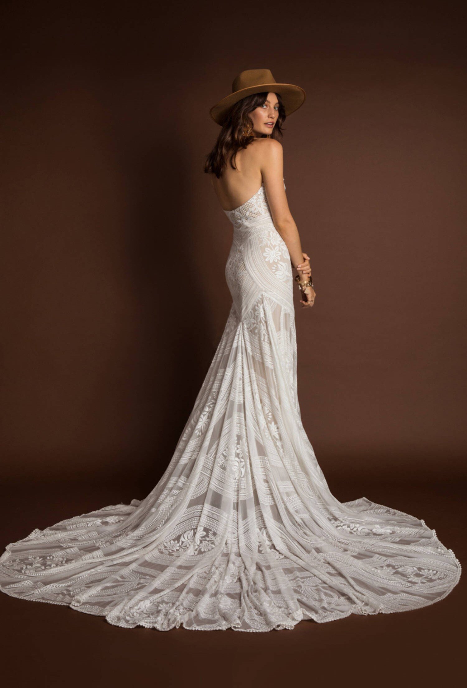 adara-rue-de-seine-wedding-dress-back.jpg