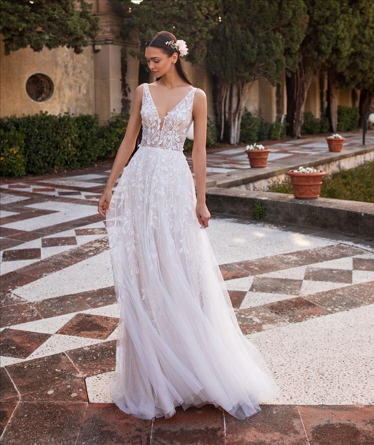 Elara by Pronovias