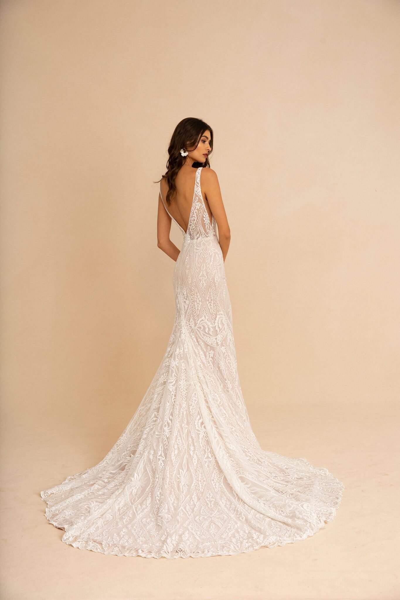 Tara Lauren at LVD Bridal. Desktop Image