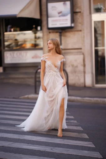 Liz Martinez Raye #3 thumbnail